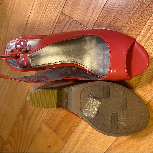 Coral Fergalicious Wedge Heels- size 8 - Picture 3 of 3